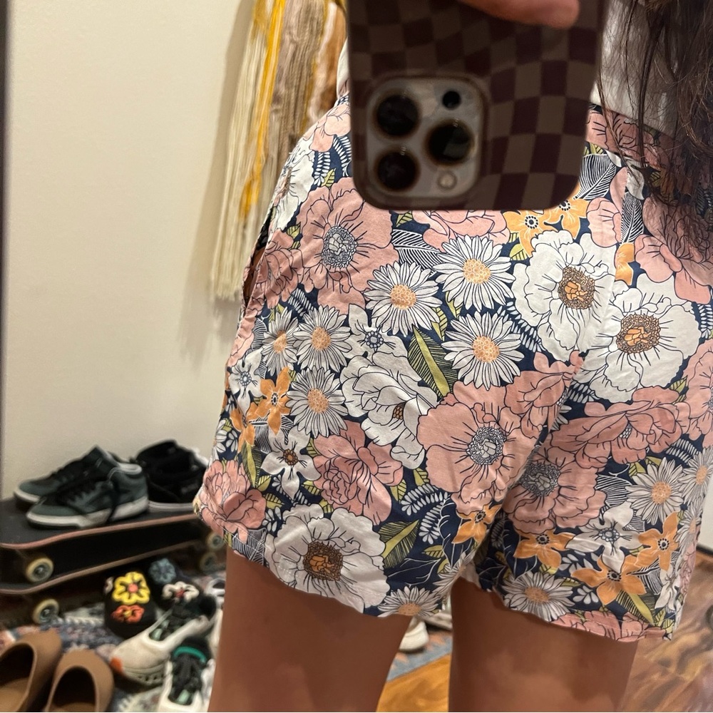 Vans floral shorts - Picture 9 of 9